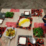 Bir İran sofrası - Safranlı pilav, Turşu, yoğurt, roka Bir İran sofrası - Safranlı pilav, Turşu, yoğurt, roka