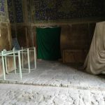 Şah Cami namaz kılma alanı girişi Şah Cami namaz kılma alanı girişi