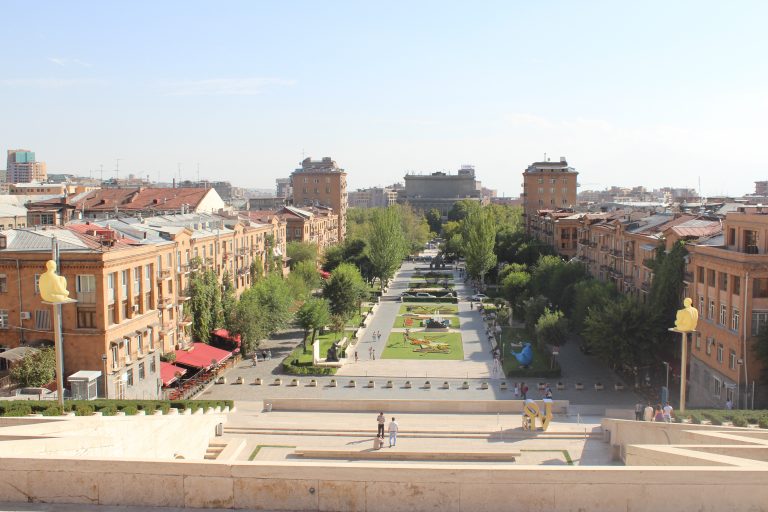 Gizemli komşunun Pembe Şehri: Erivan Gezi Notları