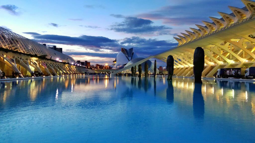 Bilim müzesi havuzu, Valencia