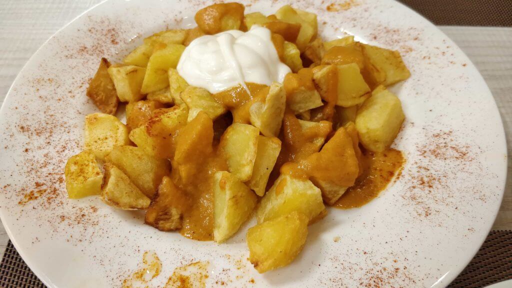 Tapas: Patatas bravas