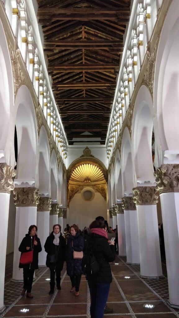 Sinagoga Santa Maria la Blanca içeriden