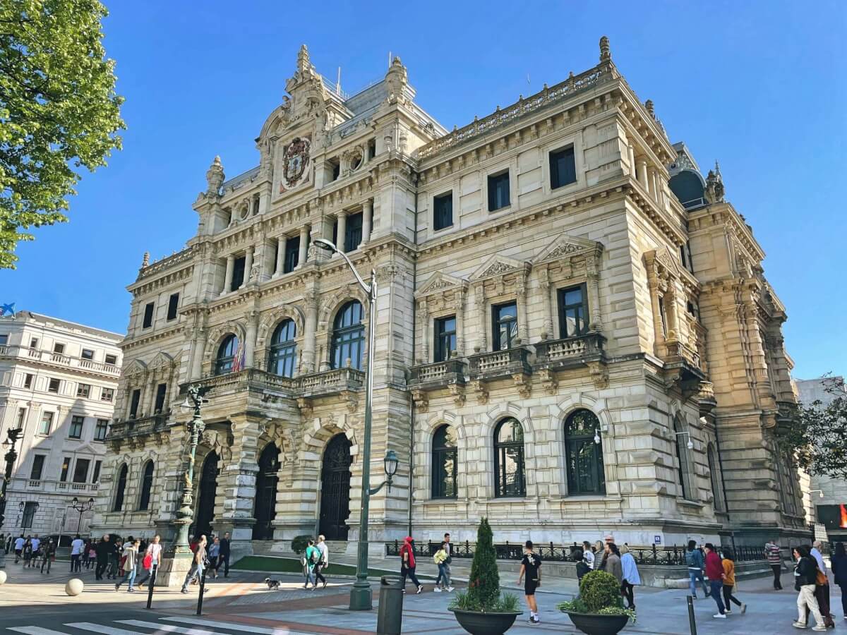 İspanya içinde ayrı bir ülke: Bilbao Gezi Notları 25 Bilbao İl Konseyi binası