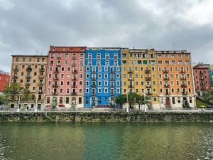 bilbao-colorful-houses-along-the-river