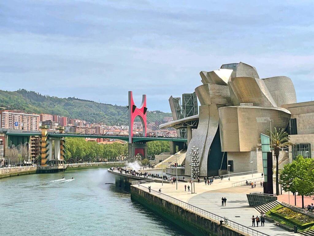 İspanya içinde ayrı bir ülke: Bilbao Gezi Notları 27 bilbao guggenheim museum and bridge