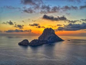 Efsanelere konu olan Ibiza'nın ünlü mistik adası Es Verda