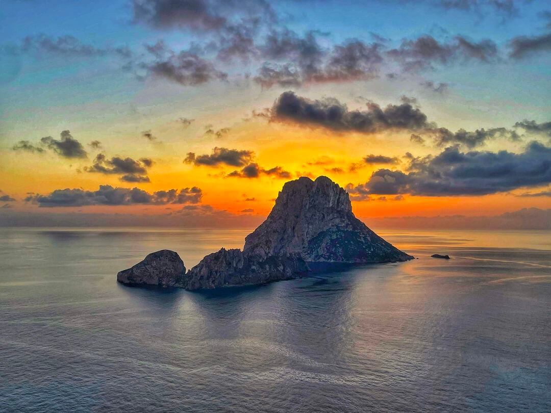 Efsanelere konu olan Ibiza'nın ünlü mistik adası Es Verda