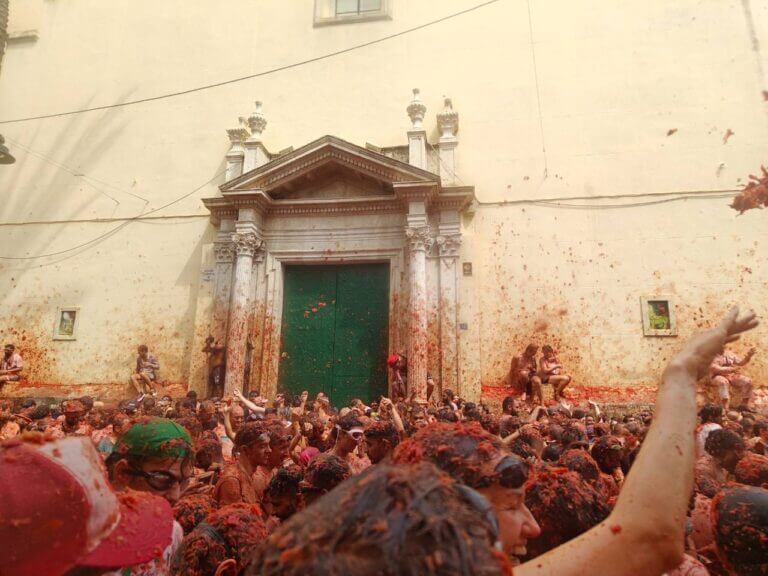 La tomatina