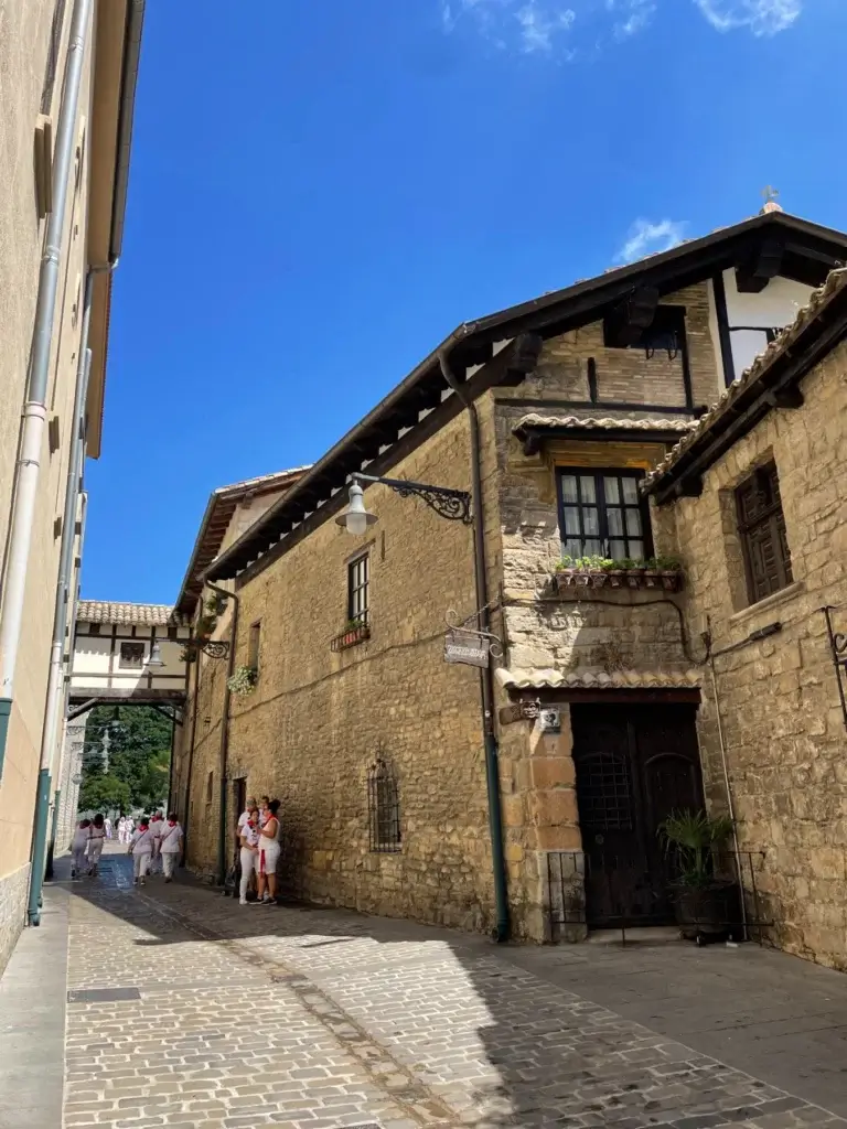 calle redin 1