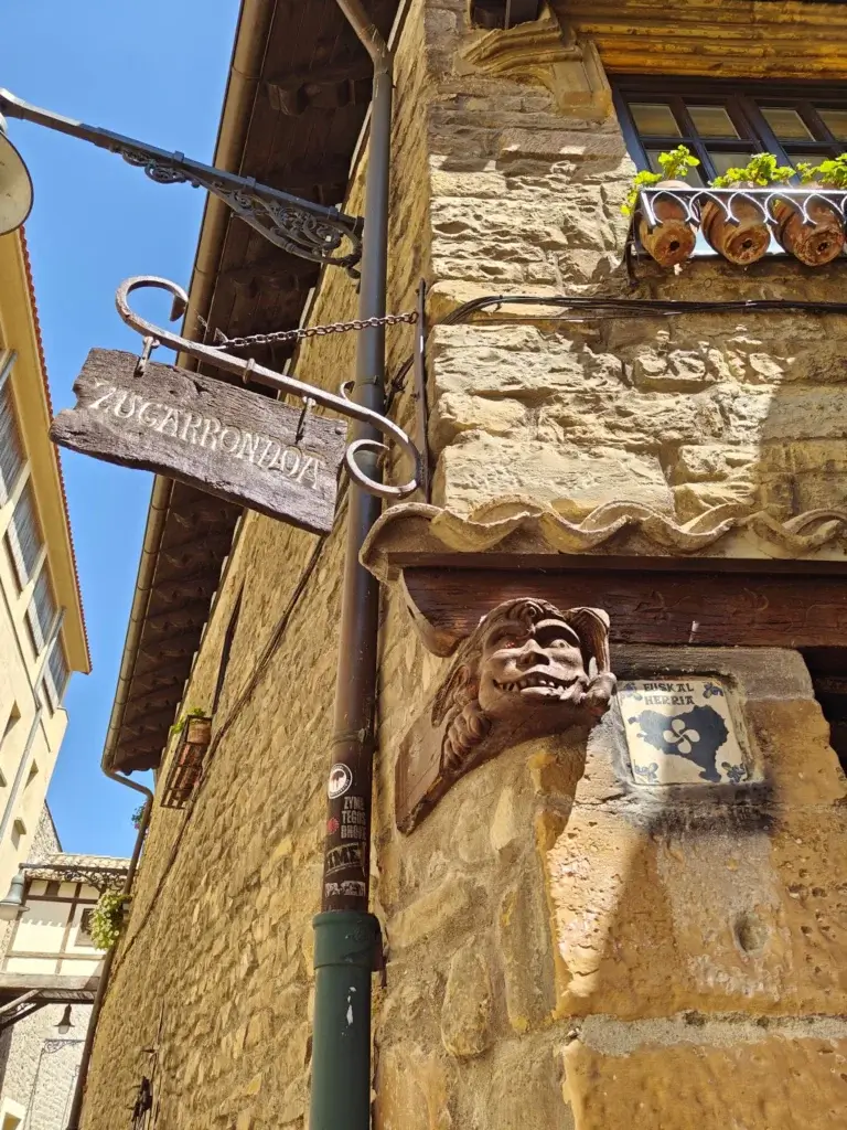 calle redin