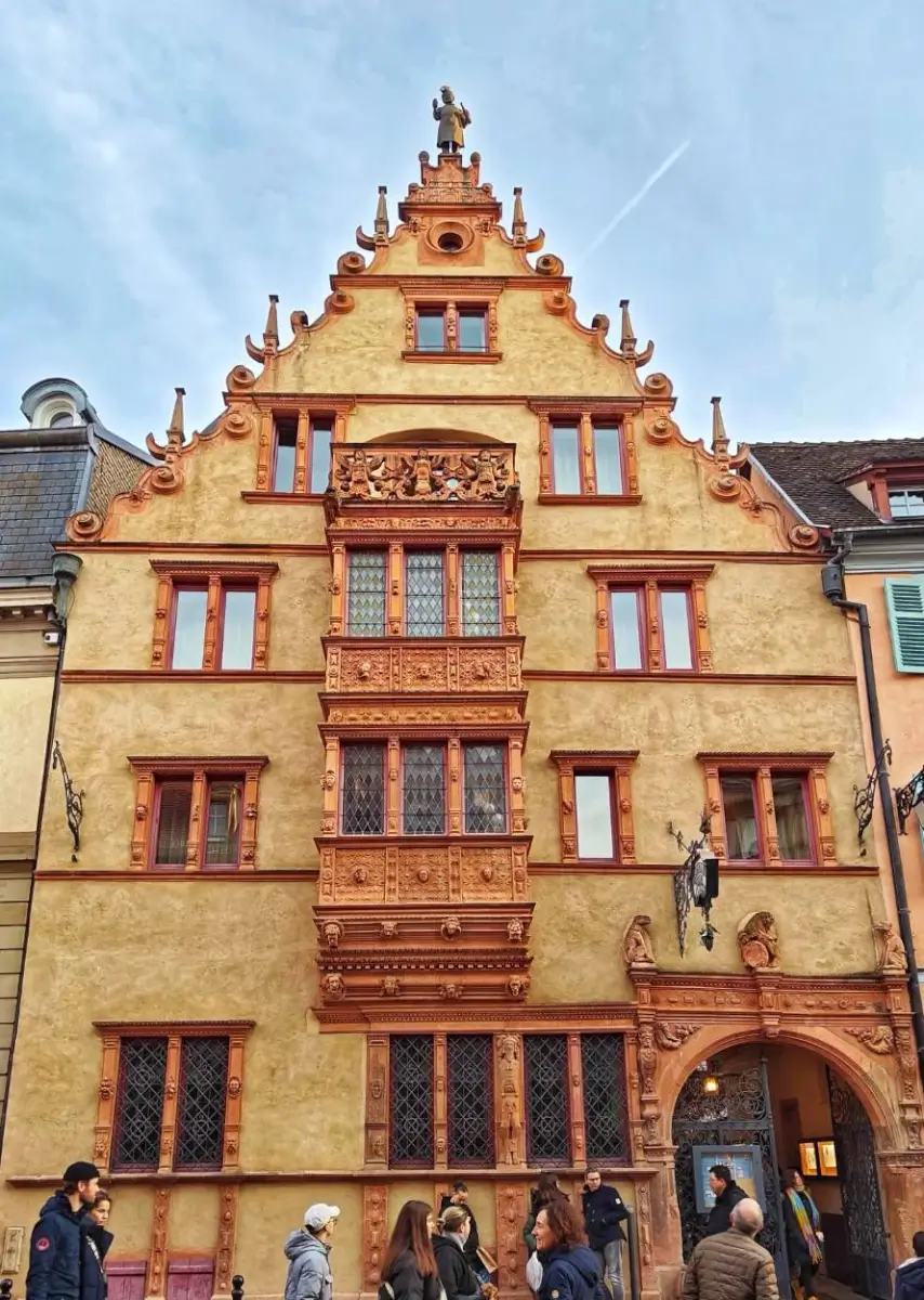 Colmar Gezi Rehberi 12 Colmar House of Heads 2 edited