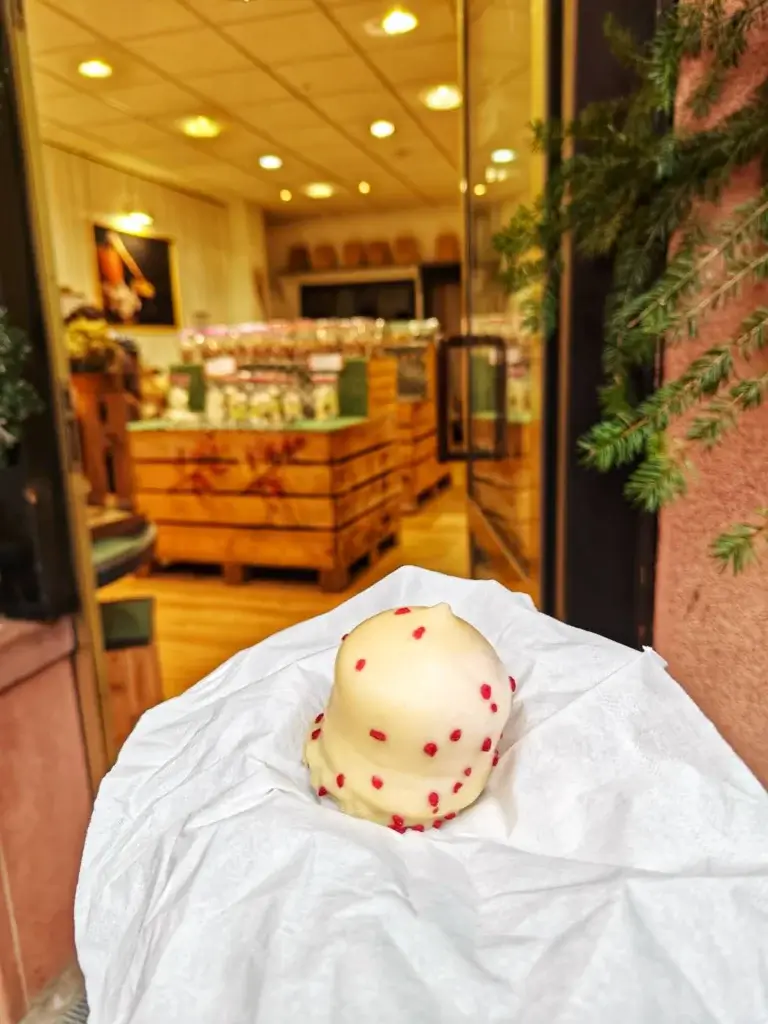 White chocolate kiss